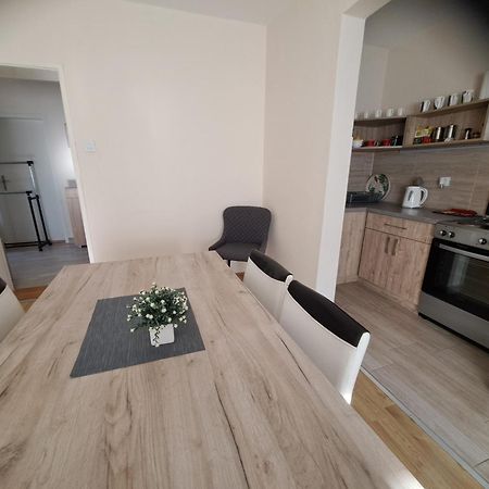 Haus Apartman Zajecar M&L Szoba fotó